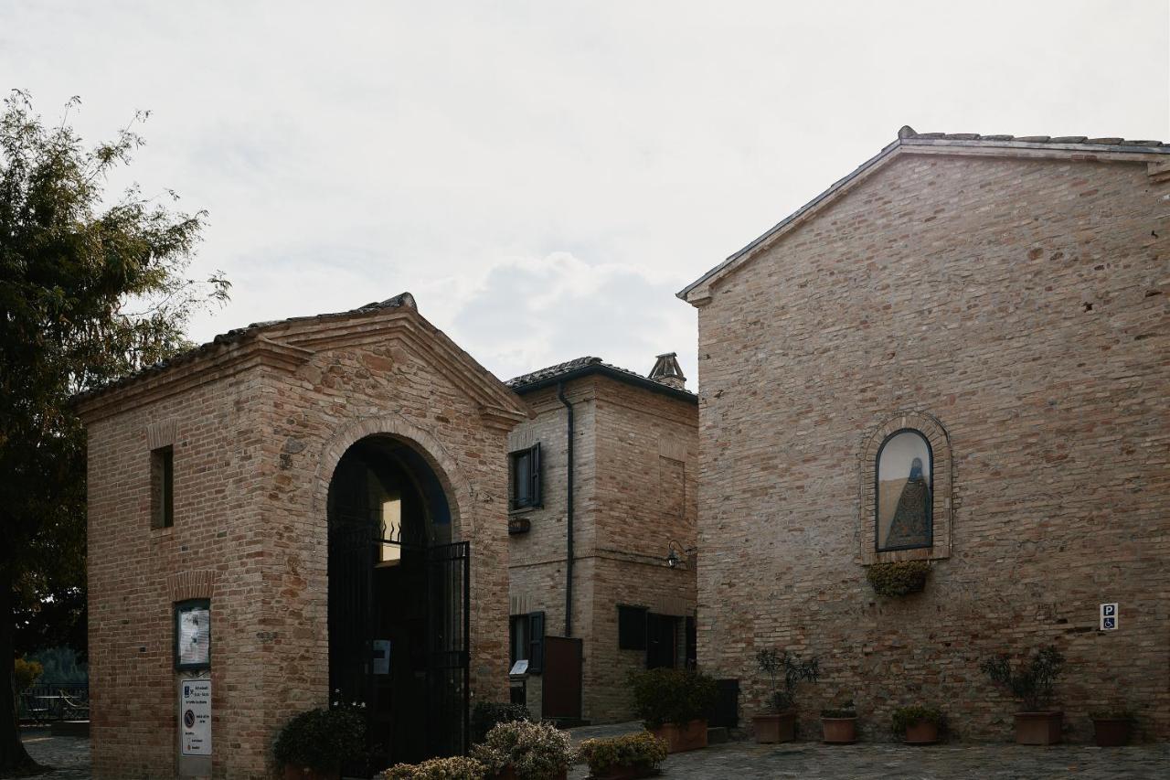 Hotel Palazzo Viviani Castello Di Montegridolfo Exterior foto